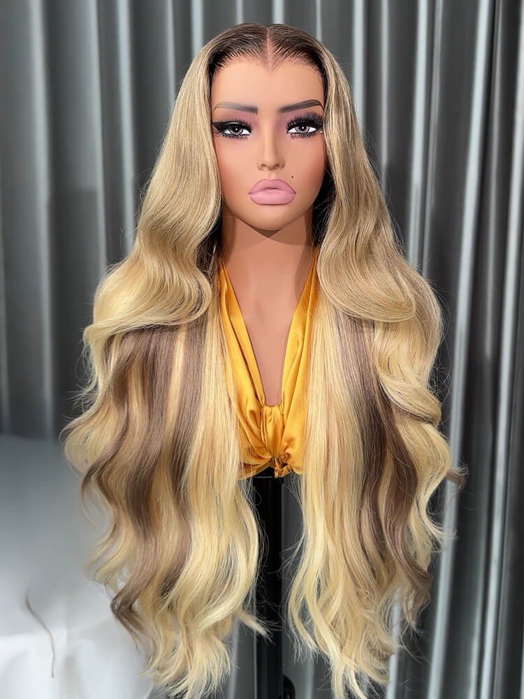 THE SIENNA 
Ash Blonde Melt Wave Wig
