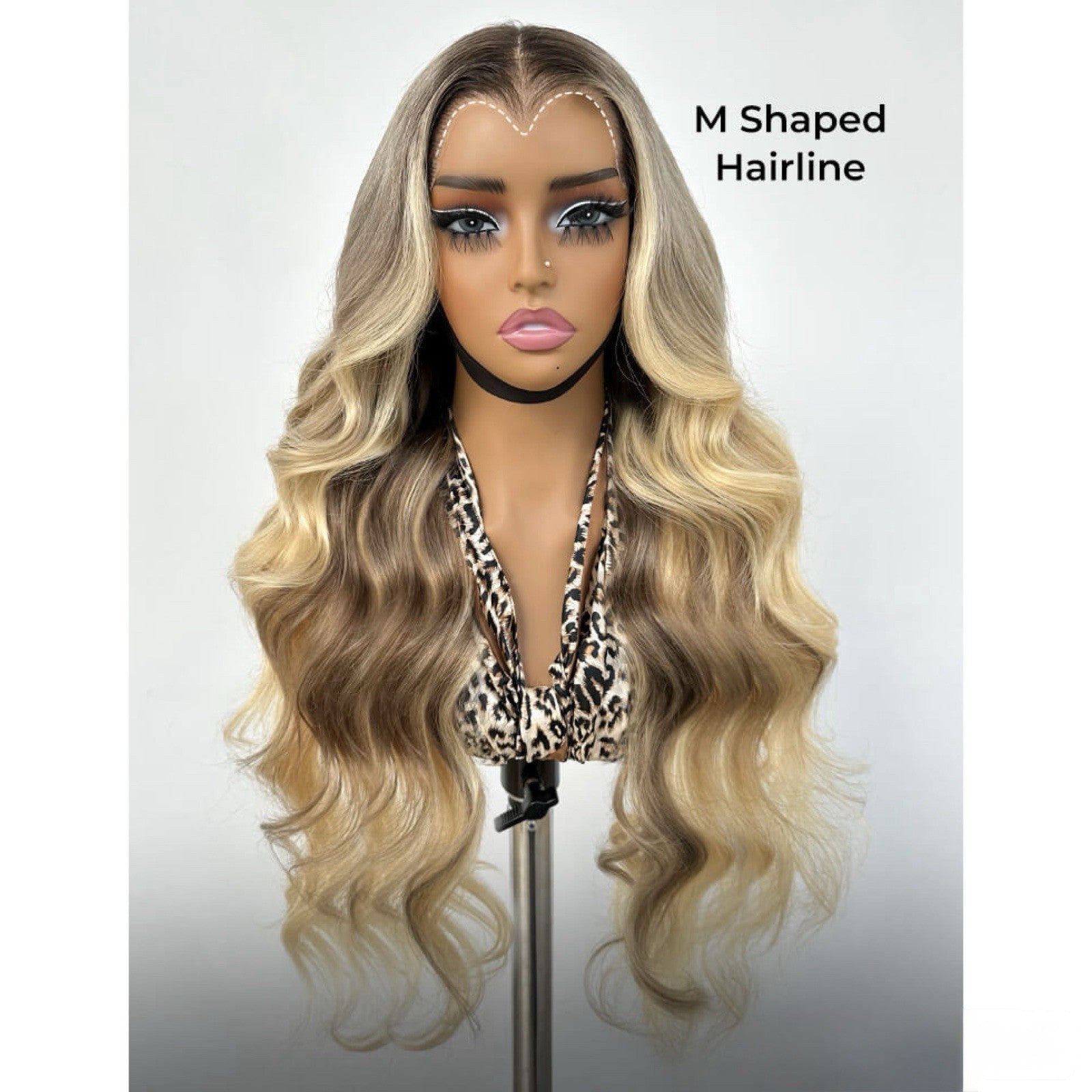 THE SIENNA 
Ash Blonde Melt Wave Wig